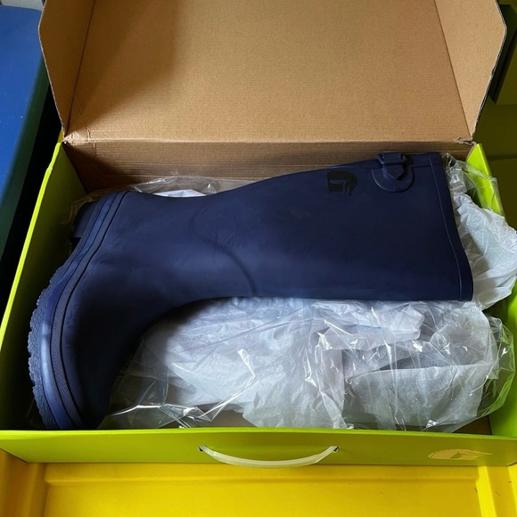 New! Women’s Gator Waders Rain Boots in Navy - Picture 2 of 7